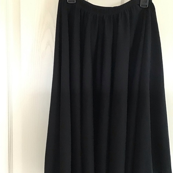 Skirt, Black round skirt by Body Movement made in the USA - Picture 3 of 4